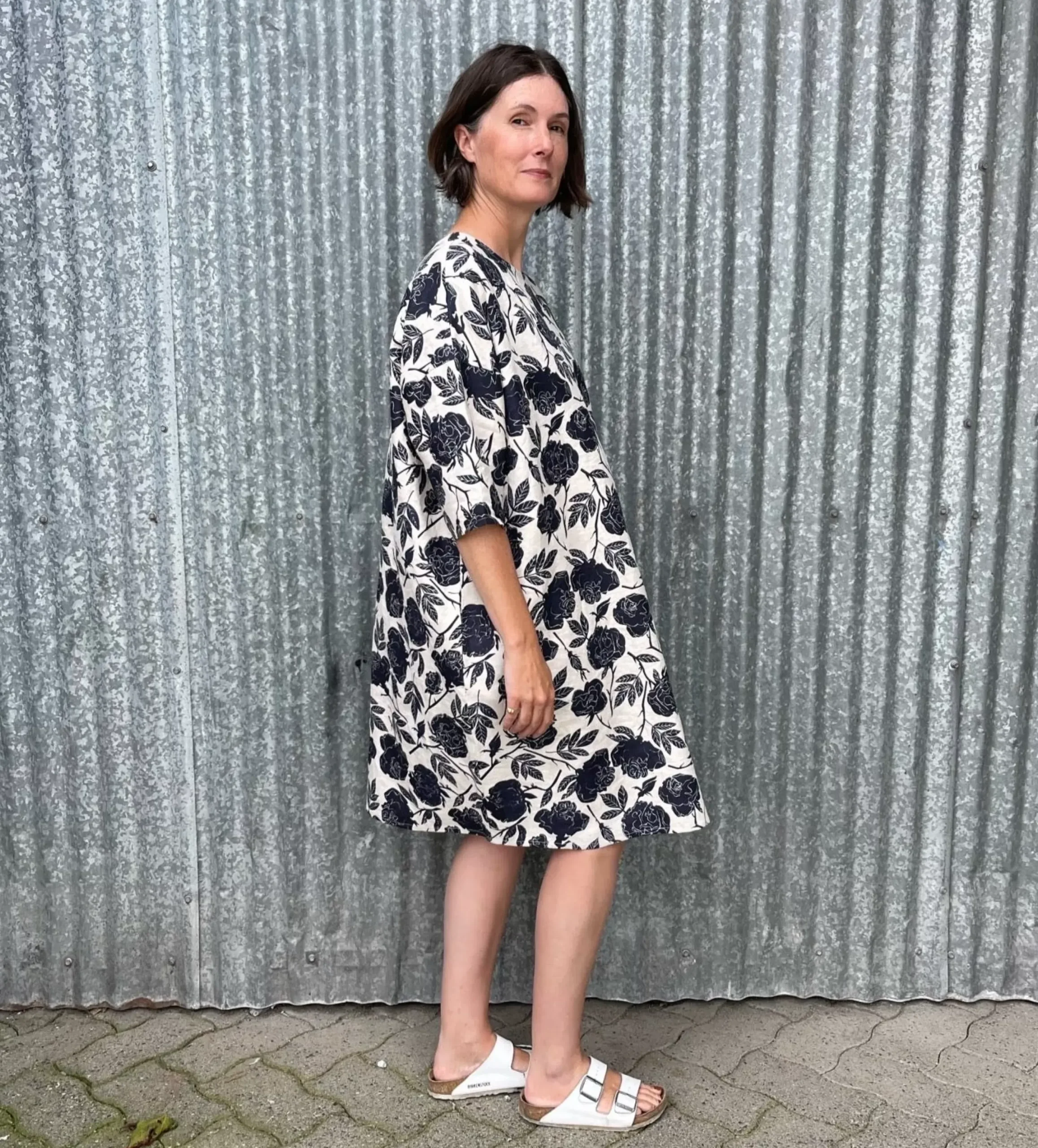 Flash Sale Dark Navy Roses Linen Sunja Dress Dresses