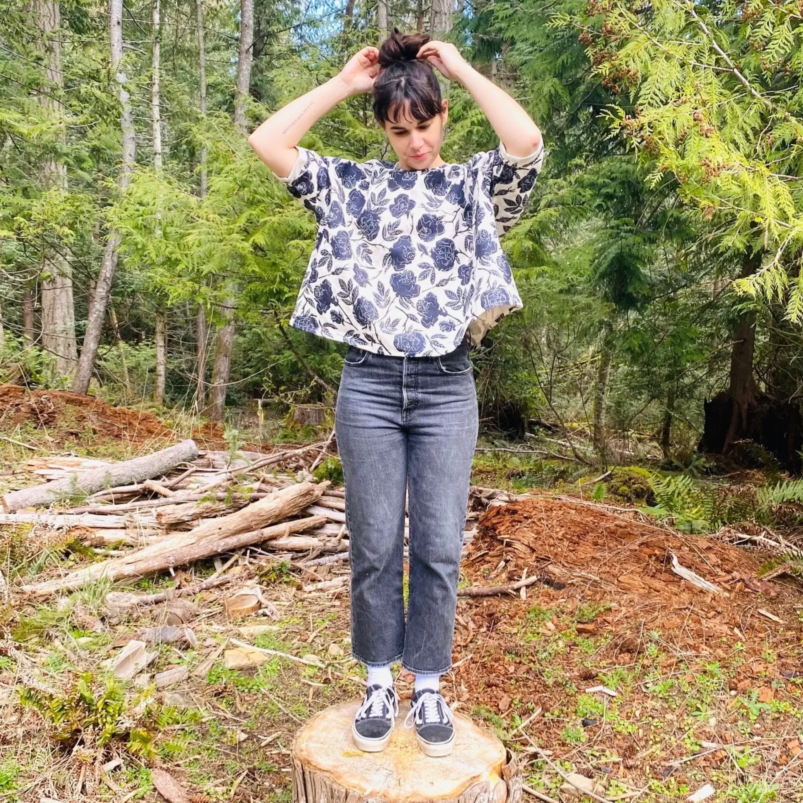 Outlet Dark Navy Roses Linen Sunja Shirt Tops & Bottoms